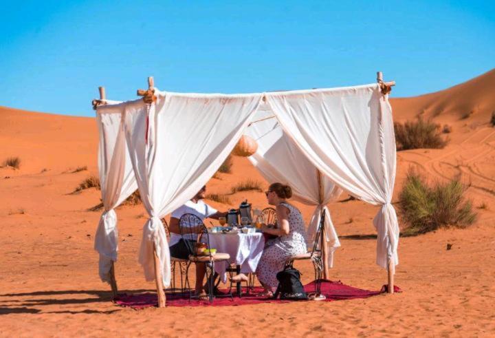 Merzouga Luxury Camp Екстер'єр фото