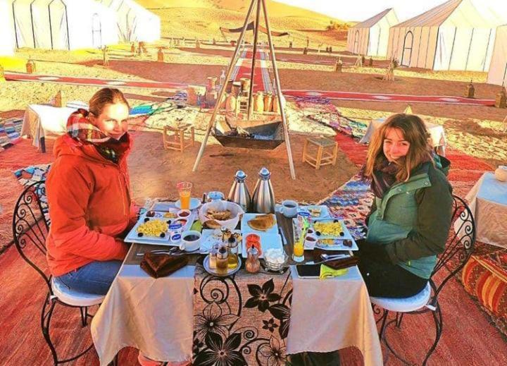 Merzouga Luxury Camp Екстер'єр фото