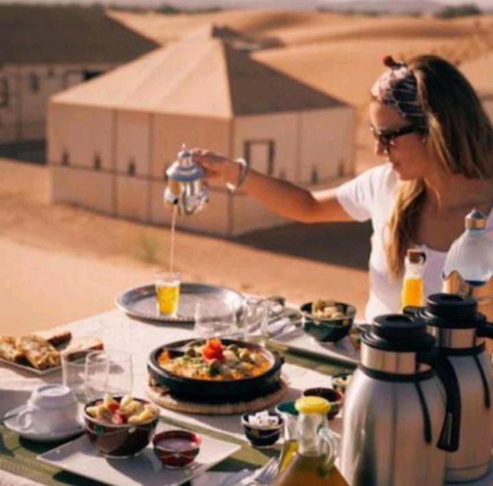 Merzouga Luxury Camp Екстер'єр фото
